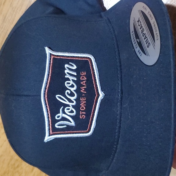 NWT Volcom Stone Patched Men's Black Hat - Picture 6 of 8